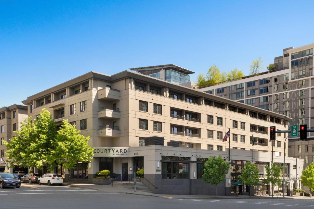 Courtyard By Marriott Seattle Bellevue/Downtown Hotel Exterior photo